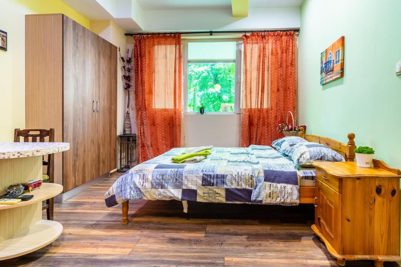 Barcelona Colorful Central Studio W Green Backyard Sofia Ngoại thất bức ảnh