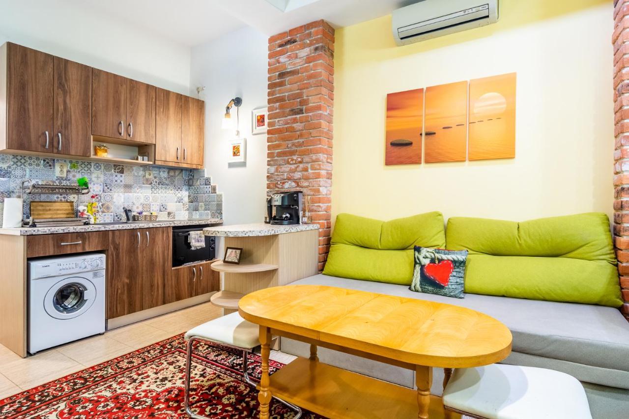 Barcelona Colorful Central Studio W Green Backyard Sofia Ngoại thất bức ảnh